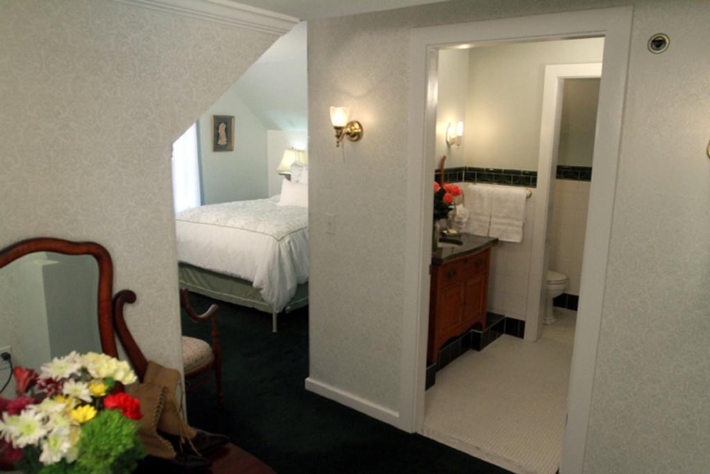 Ivy Manor Inn Village Center 바 하버 외부 사진